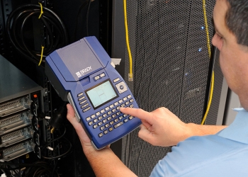 Case study: Easily differentiate three fibre infrastructures with highly visible, colour coded labelling