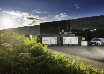 Data centres urged to adopt renewables to avoid disruption