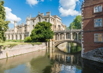 Stellanor acquires eight DCs from Redcentric